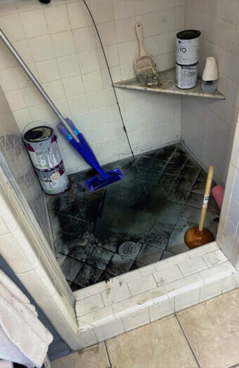 https://plumbercurrambine.com.au/uploads/2025/06/blocked-drains-781929.jpg