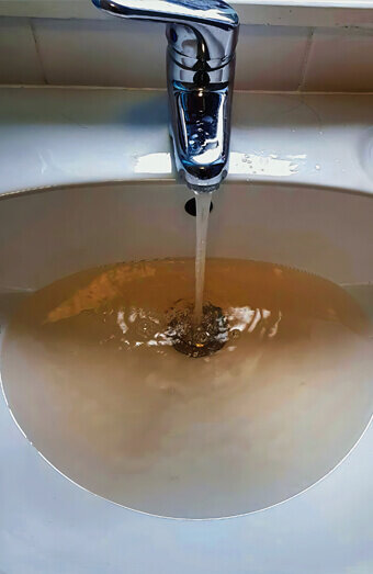 https://plumbercurrambine.com.au/uploads/2025/06/blocked-drains-905984.jpg