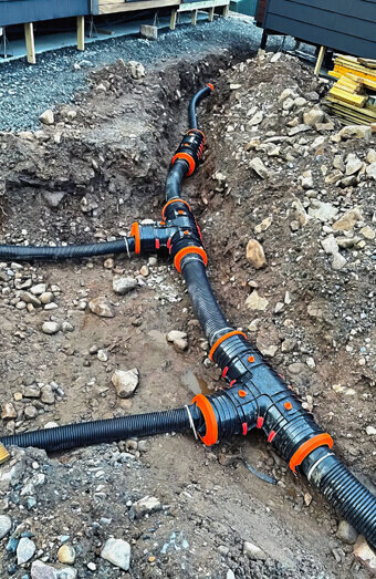 https://plumbercurrambine.com.au/uploads/2025/06/commercial-plumbing-100656.jpg