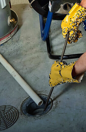https://plumbercurrambine.com.au/uploads/2025/06/emergency-plumbing-494263.jpg